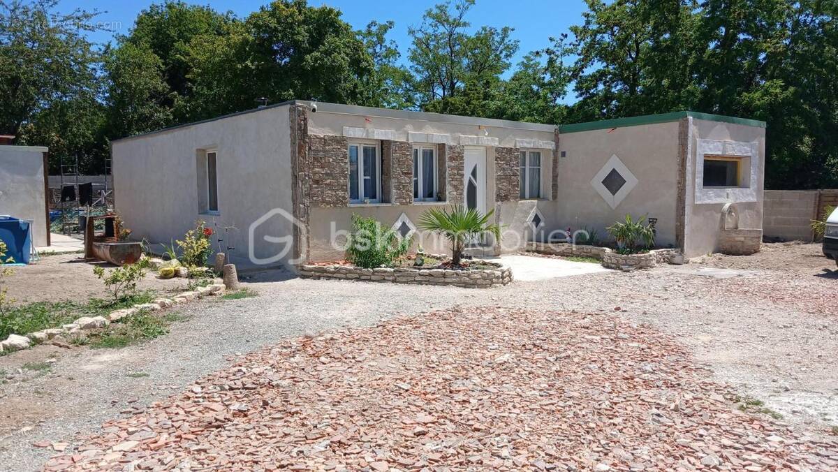 Maison à GIBOURNE