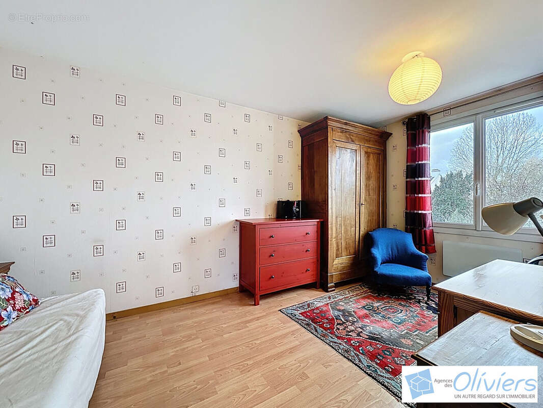 Maison à VOISINS-LE-BRETONNEUX