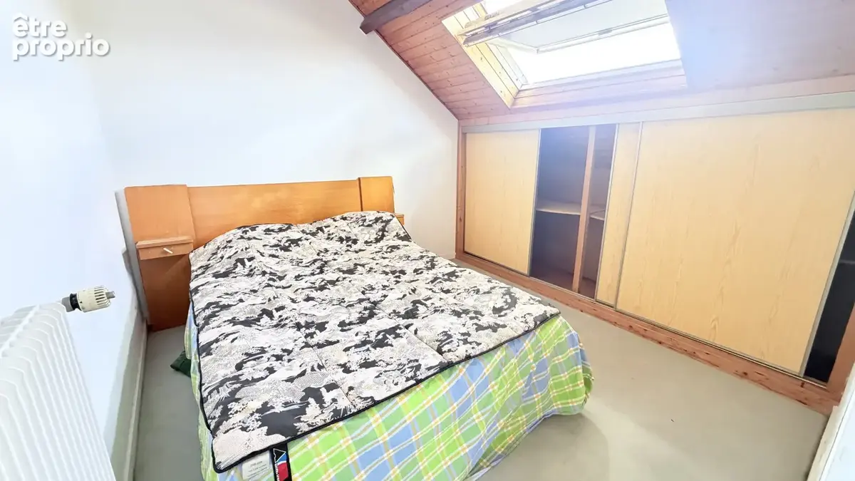 Angers place du lycee jardin du mail au dernier etage appartement a renover - photo 9