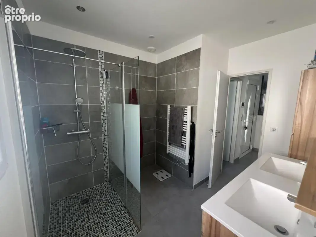 Maison 123 m² à Saint-Mathieu-De-Treviers  - photo 4