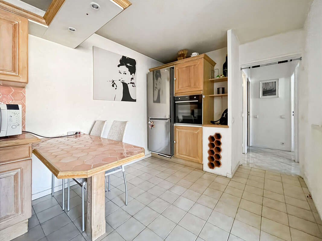 Appartement à MARSEILLE-4E