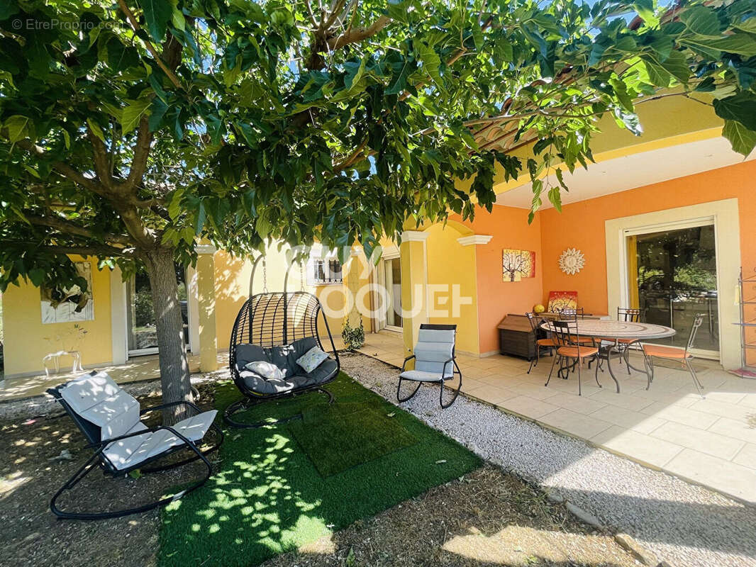 Maison plain-pied 3 chambres sur 1294 m² de terrain - photo 2