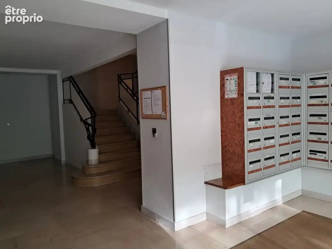 hall immeuble  - Appartement à TOURS