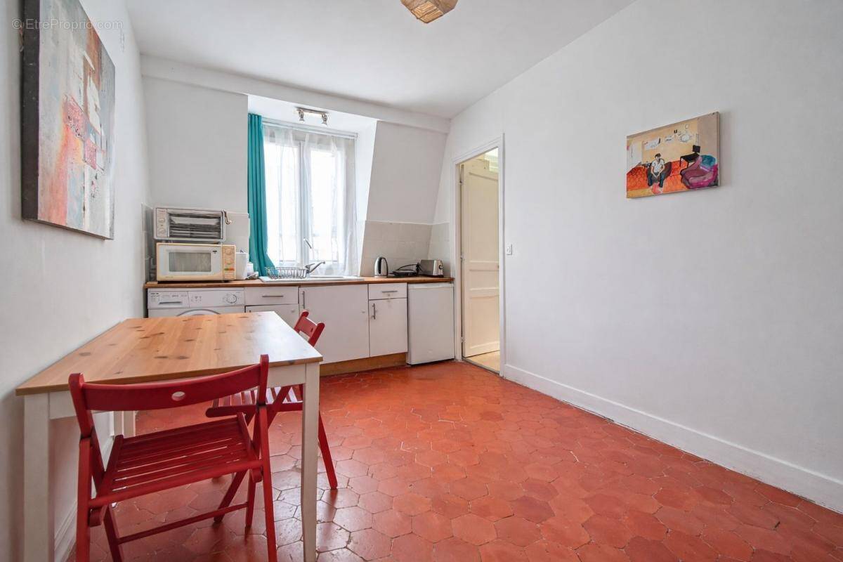 Appartement à PARIS-18E