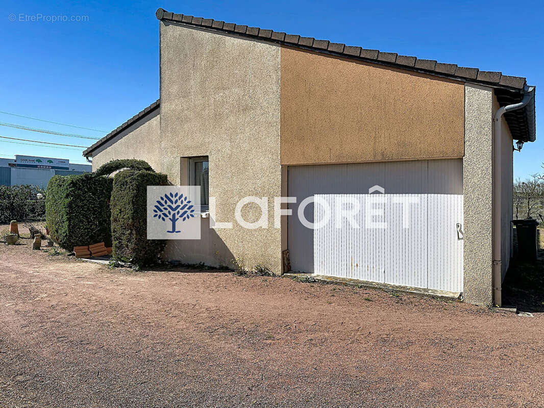 Maison à OIRON