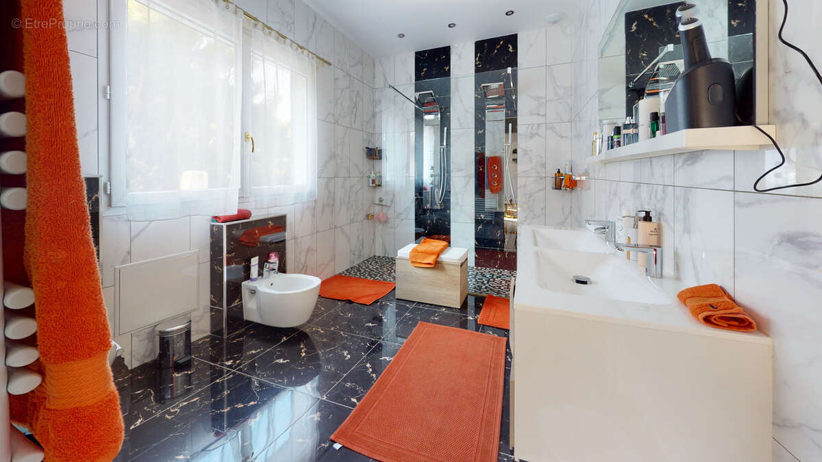 Maison à SEPTEMES-LES-VALLONS