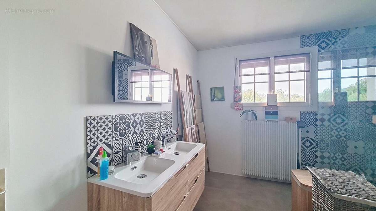 salle d'eau 11 m² 54 - Maison à CUSSEY-SUR-L'OGNON