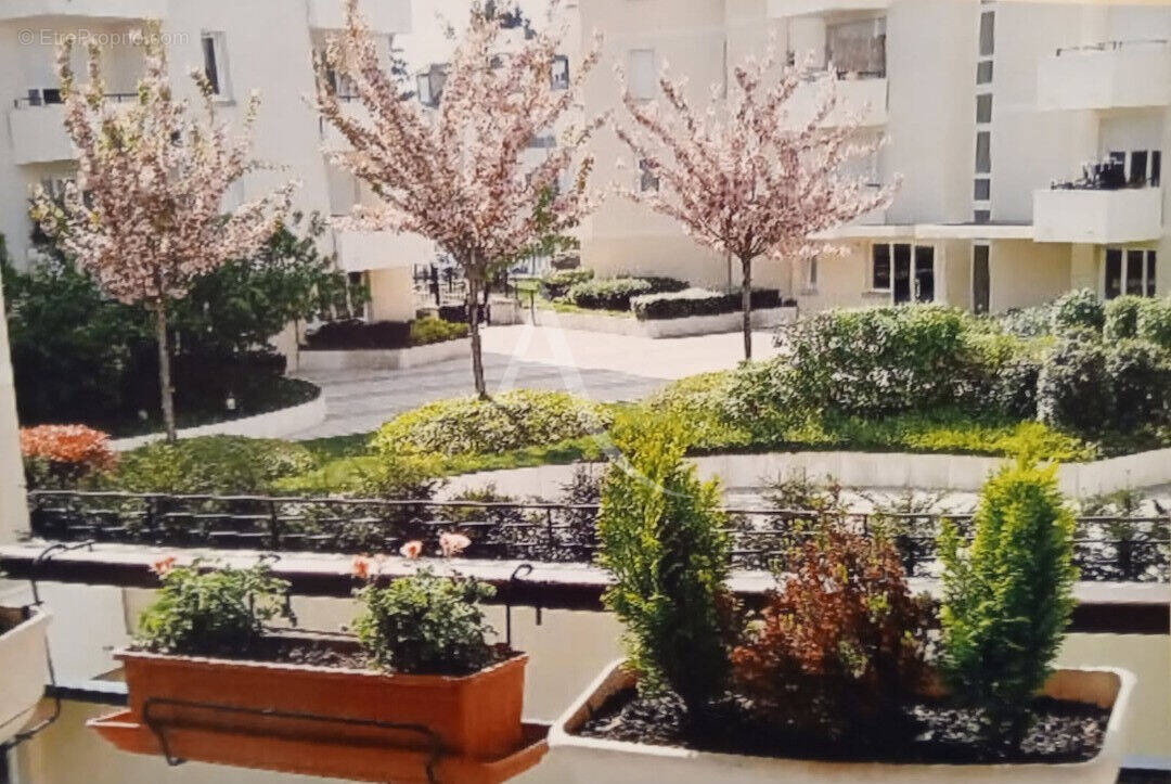 Appartement à COMBS-LA-VILLE