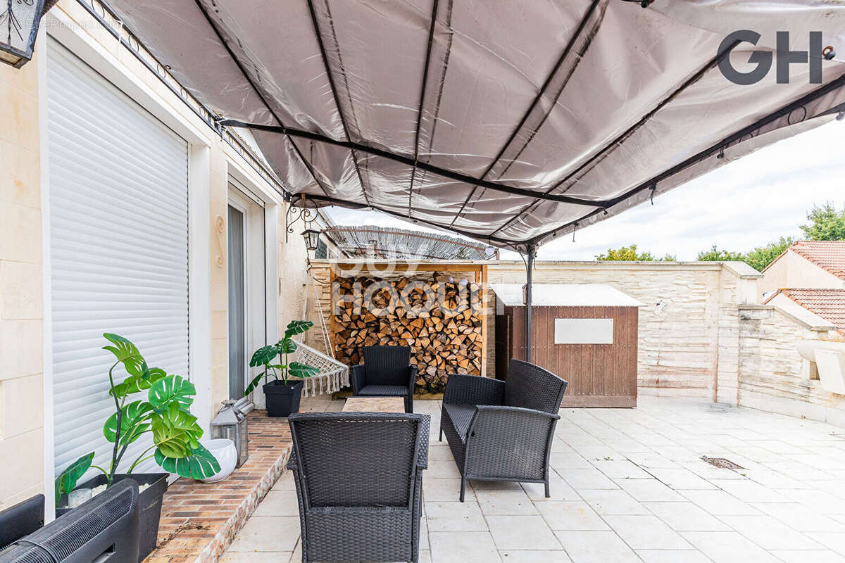 Appartement à COMBS-LA-VILLE