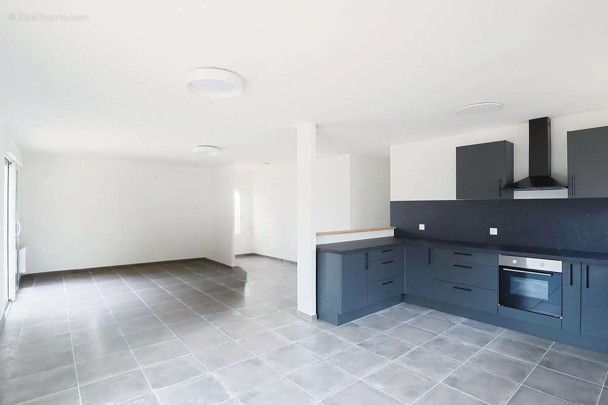 Photo 2 - Maison à SAINT-PIERRE-D'EXIDEUIL