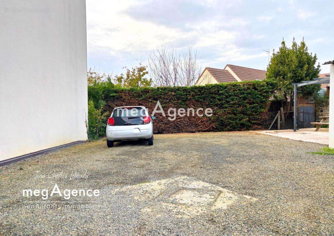 Appartement à DONVILLE-LES-BAINS