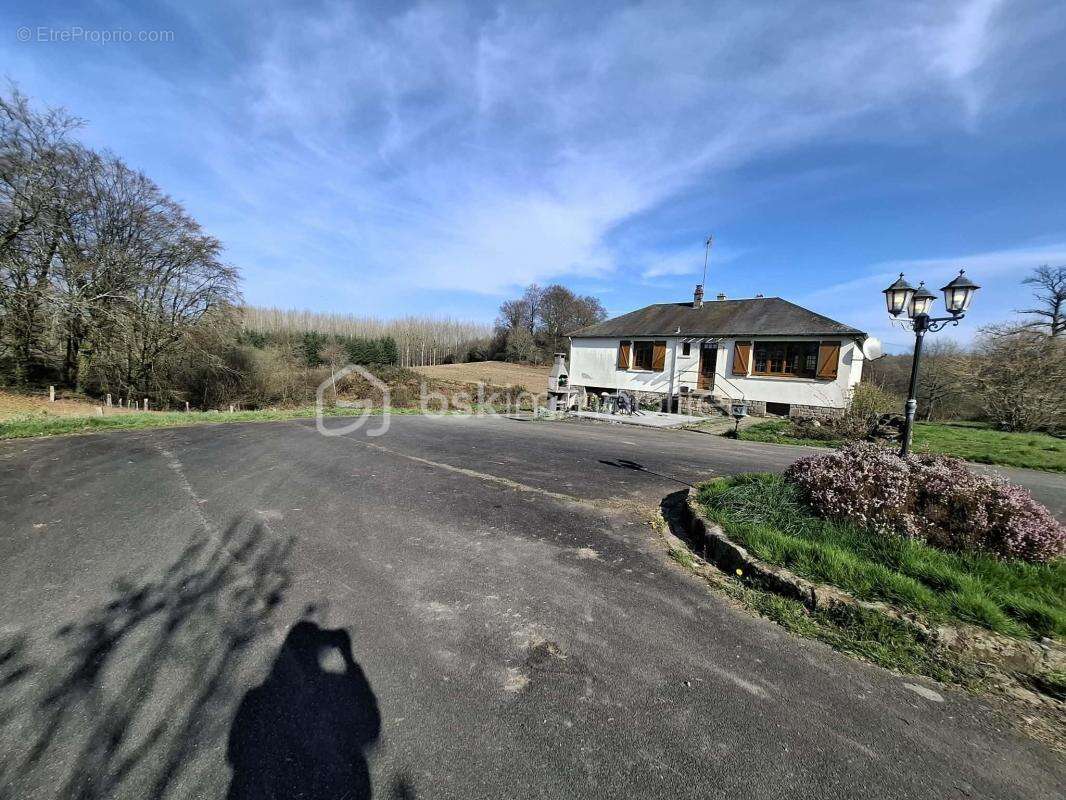 Maison à MAGNY-LE-DESERT