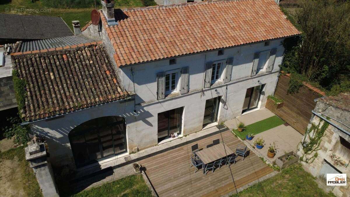 Maison à CHATEAUNEUF-SUR-CHARENTE