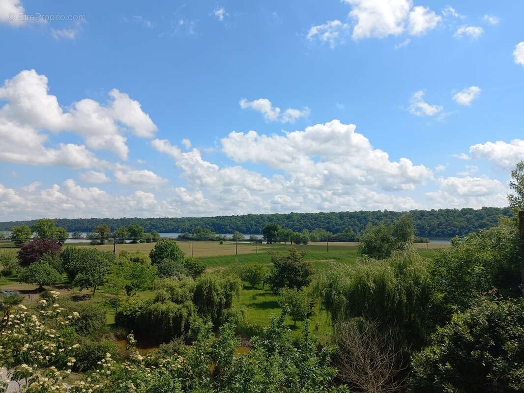 Maison à TRIE-SUR-BAISE