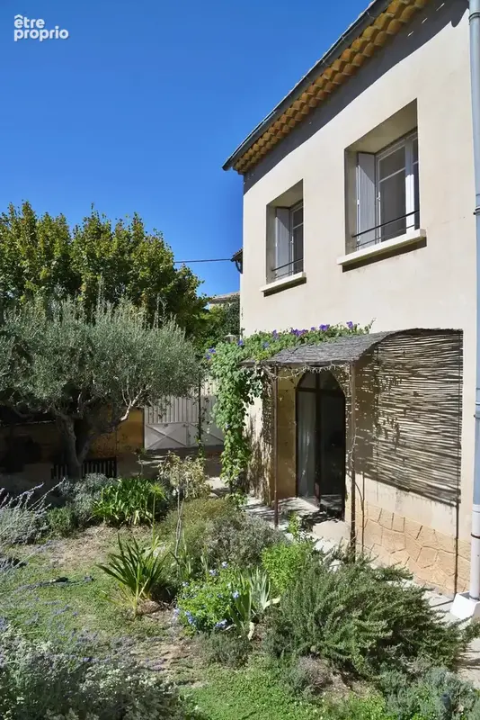 Maison de village avec jardin, bassin de nage et dépendance... - photo 33