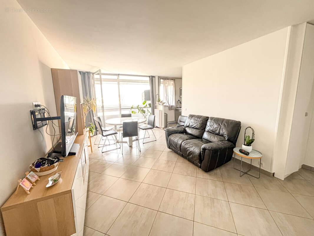 Appartement à SARTROUVILLE
