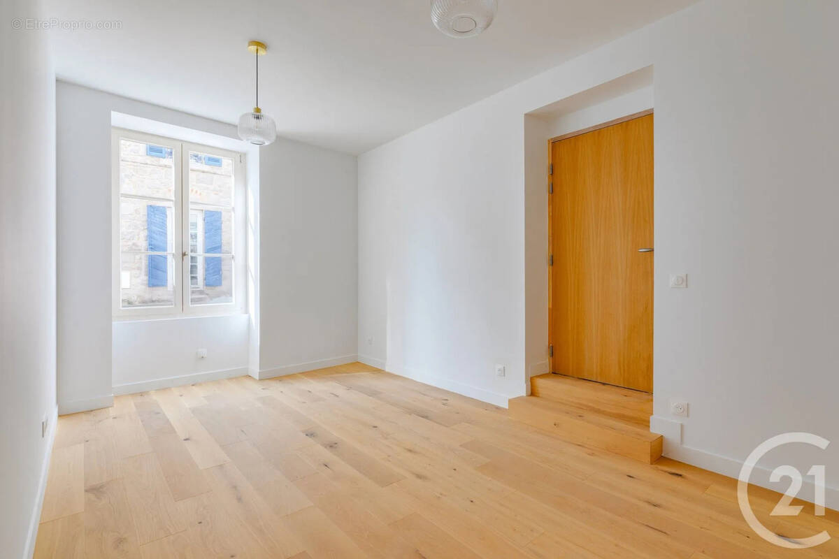 Appartement à SAINT-GENIS-LAVAL