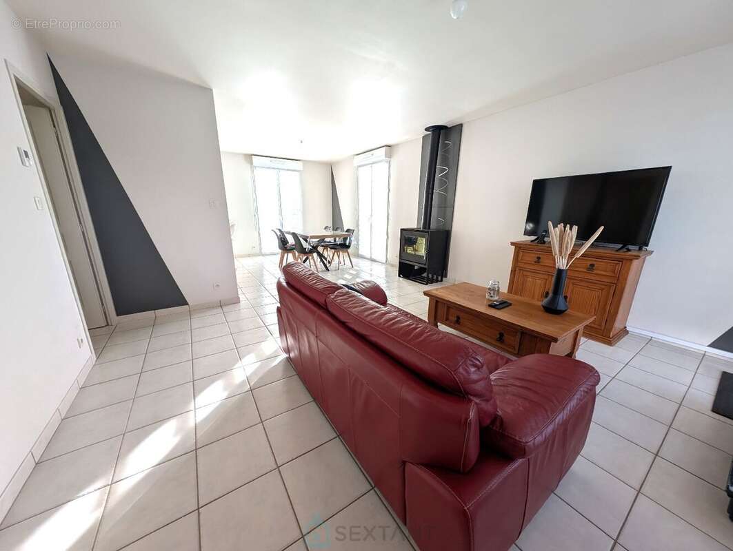 Maison à LA CHAPELLE-CARO