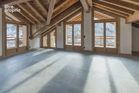 Maison 180 m² à Saint-Martin-De-Belleville  - photo 2
