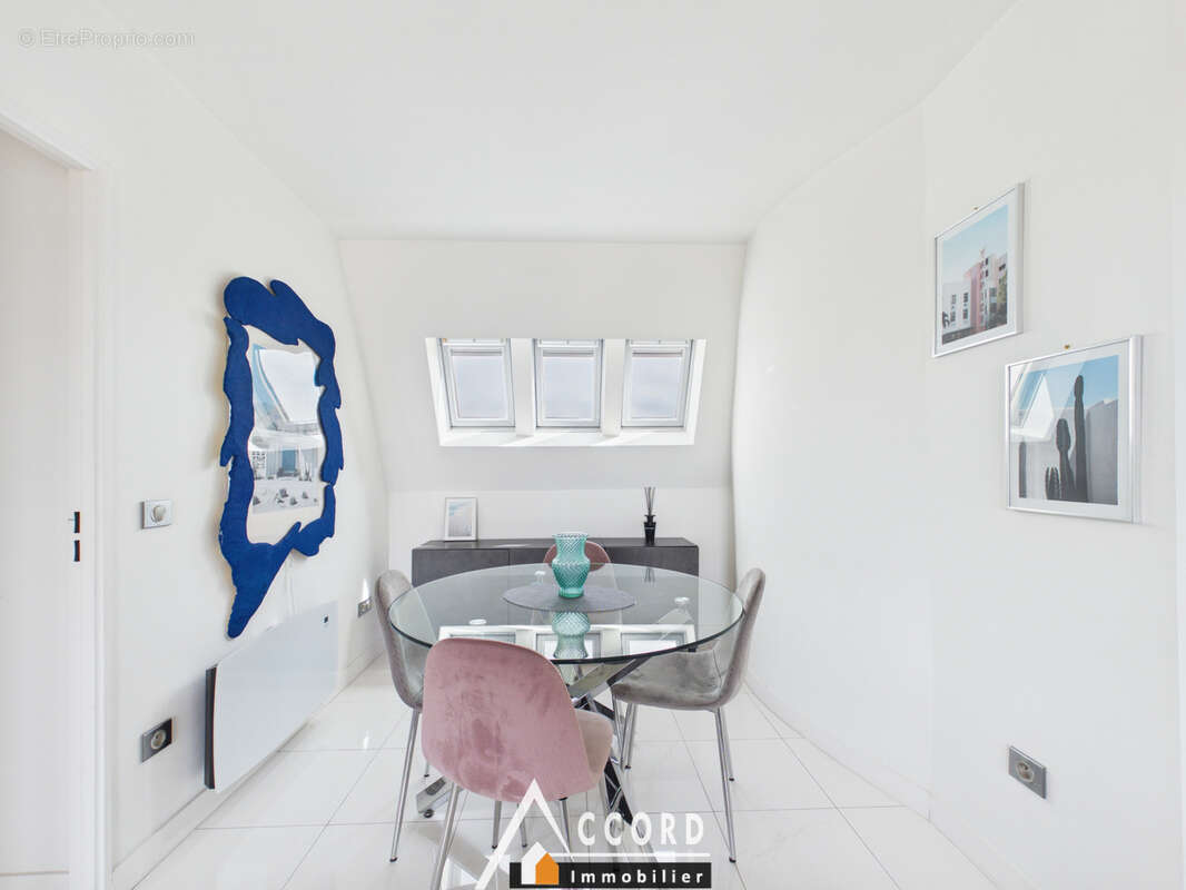 Appartement à SARTROUVILLE