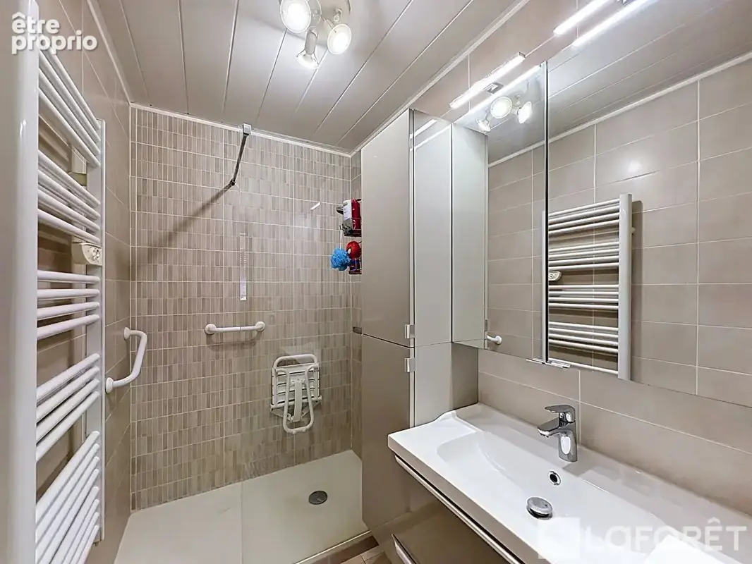 Appartement Bourgoin Jallieu Centre-Ville 5pièces 86.50 m2 - photo 7