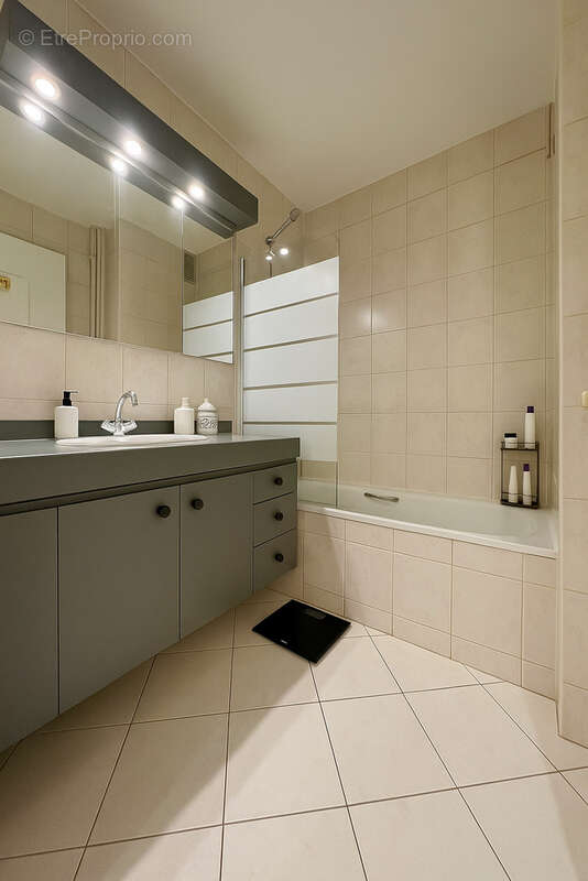Appartement à NEAUPHLE-LE-CHATEAU