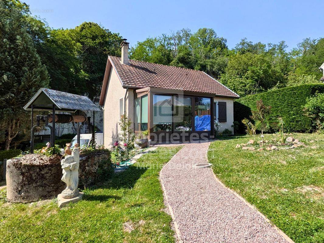 Maison à NEUVY-SUR-LOIRE