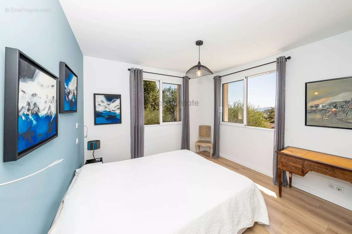 Maison à MOUGINS