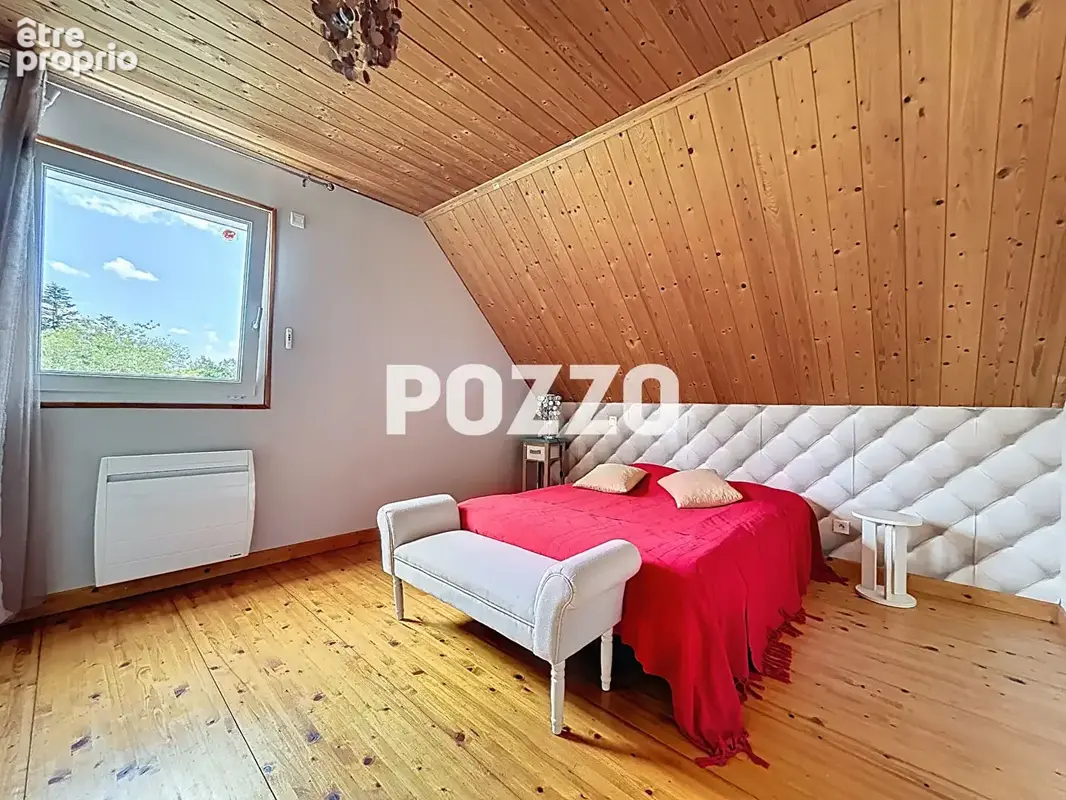 Propriété comprenant maison F4 en ossature bois, bâtiments avec 14 boxes , 10 ha de prairies et 2ha de bois - photo 10