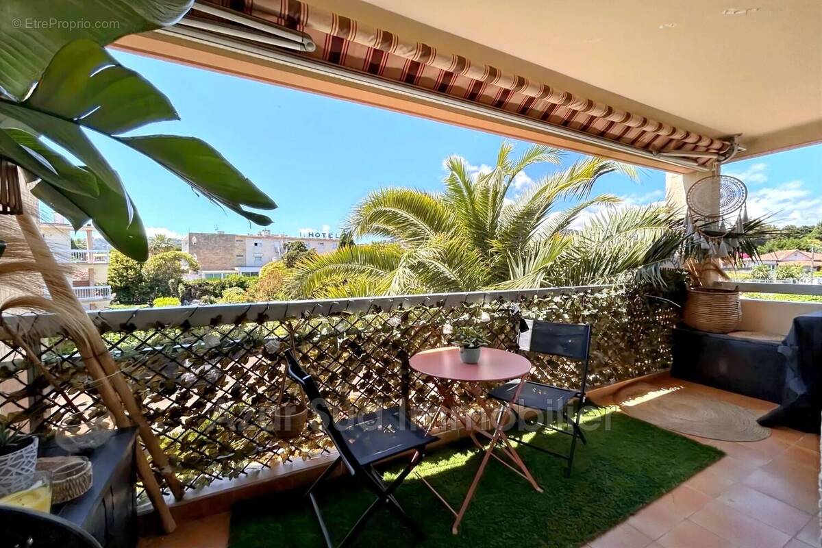 Appartement à VALLAURIS