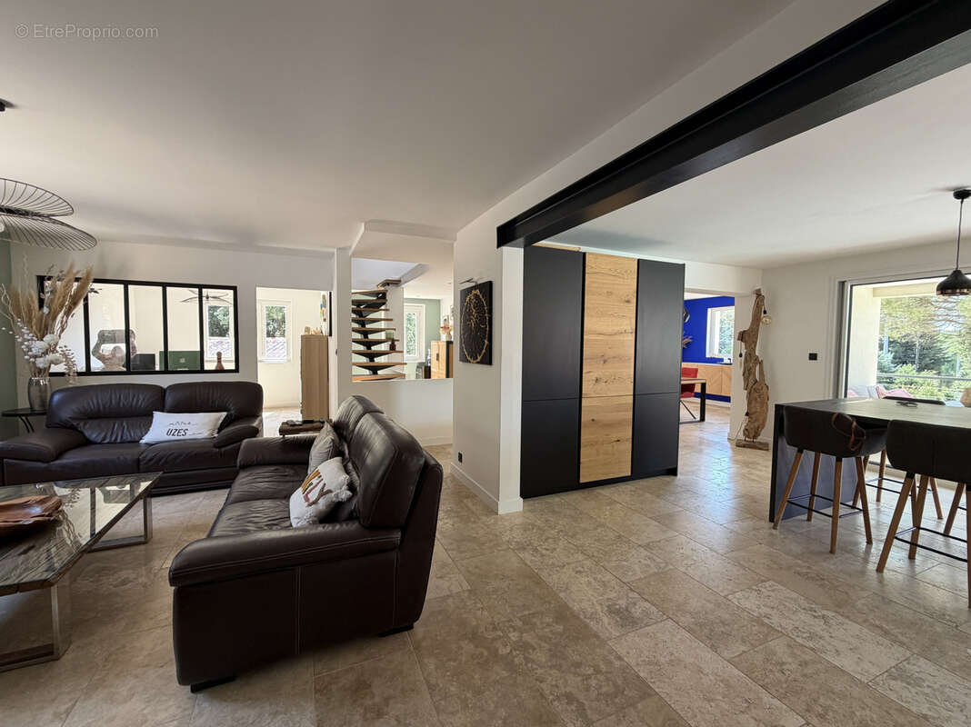 Propriété 240m2 habitables sur 3200m2 de terrain arboré 2 km centre St QUENTIN - photo 4