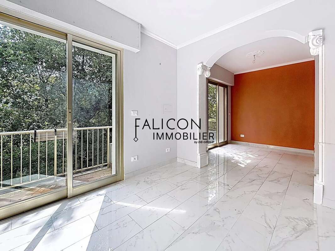 Maison à TOURRETTE-LEVENS