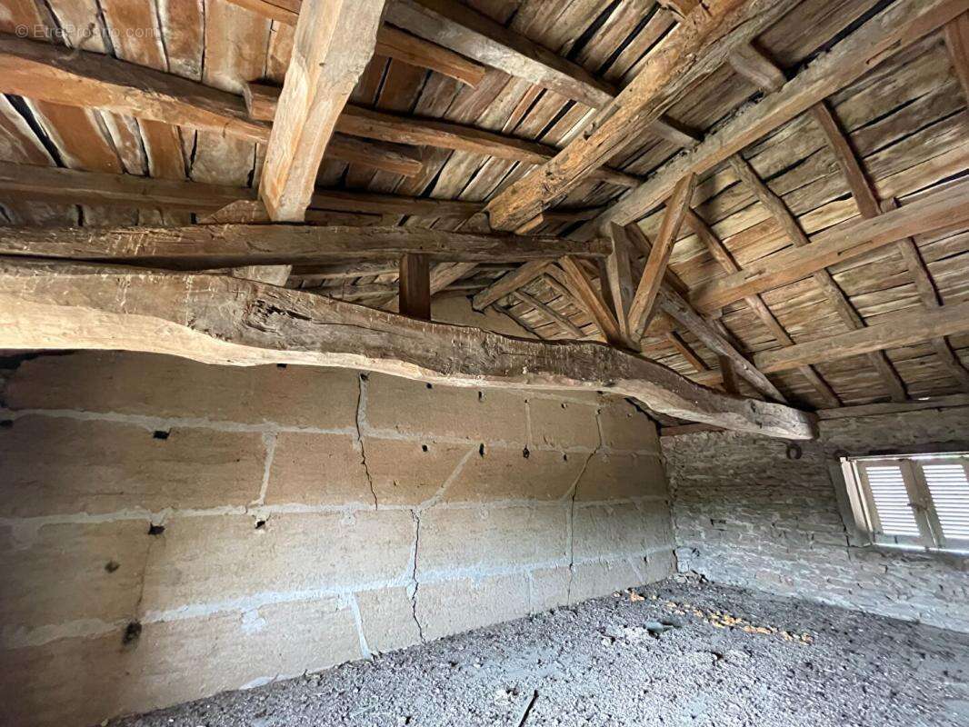 Appartement à PONT-DE-VEYLE