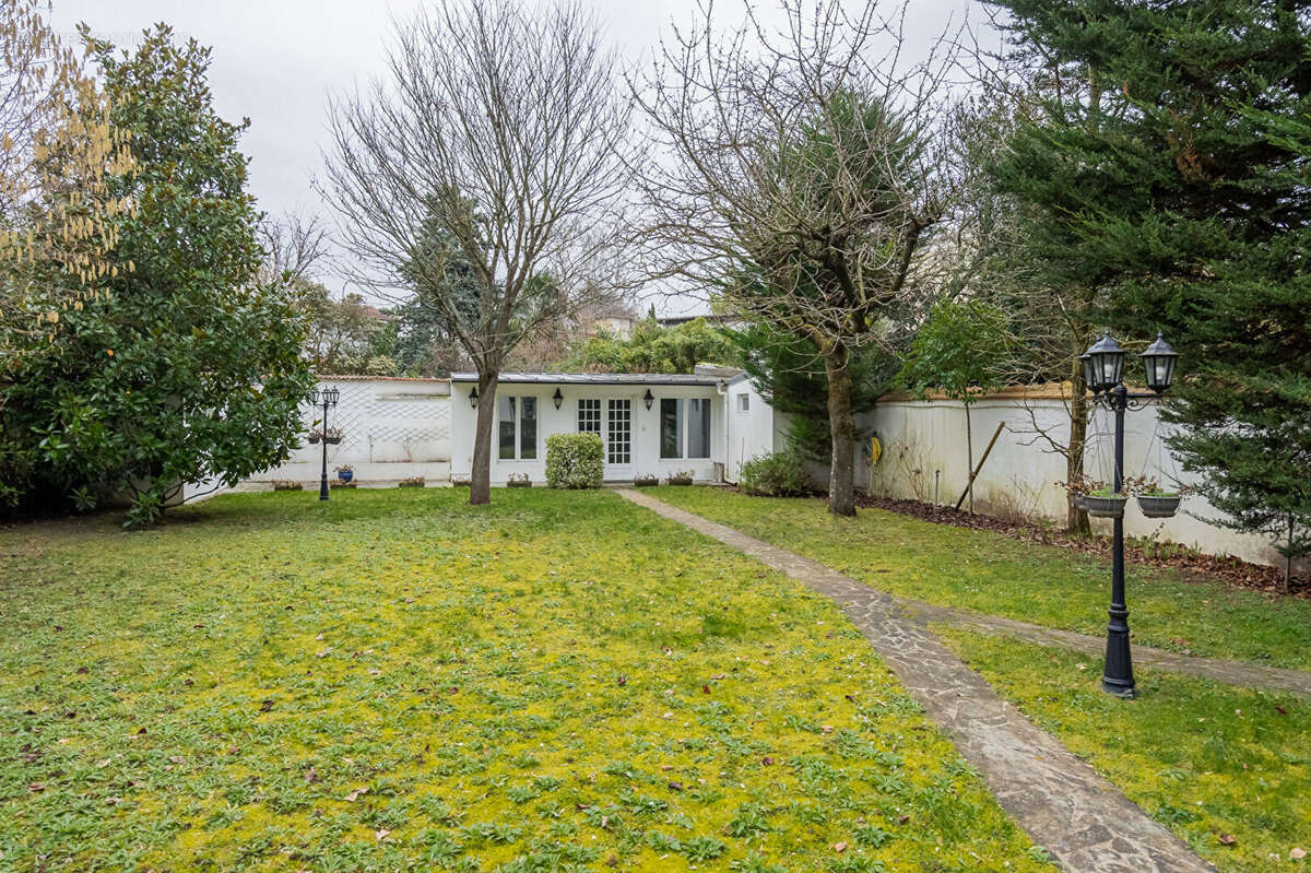 Maison à SAINT-MAUR-DES-FOSSES