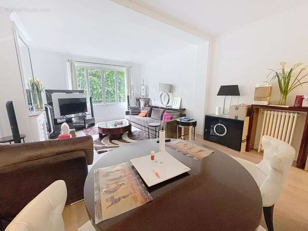 Appartement à NEUILLY-SUR-SEINE