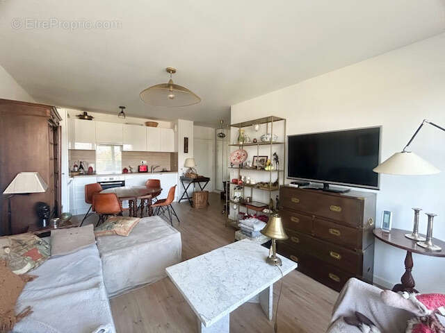 Appartement à SAINTE-GENEVIEVE-DES-BOIS