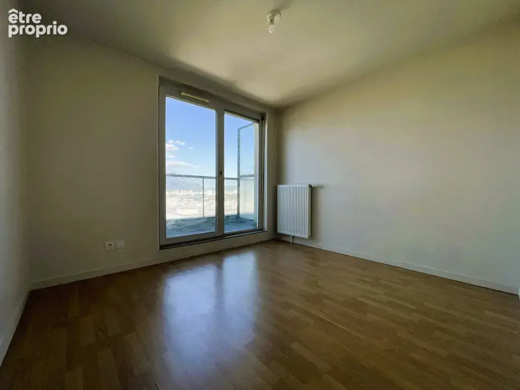 Appartement T3 terrasse et garage - photo 16