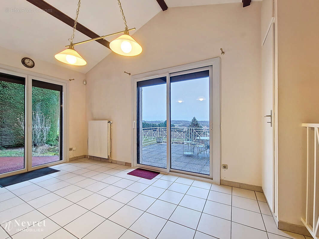 Maison à COMMUNAY