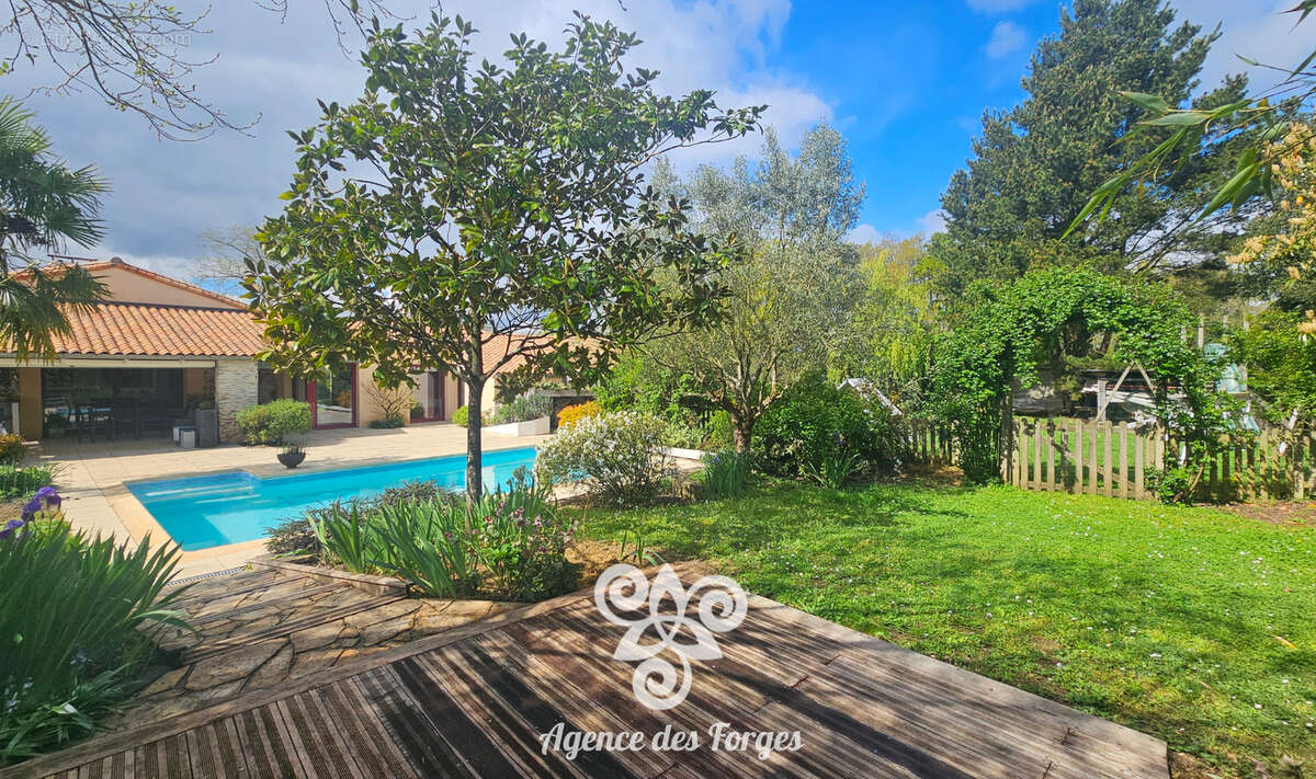 Maison à SAINT-JULIEN-DE-CONCELLES