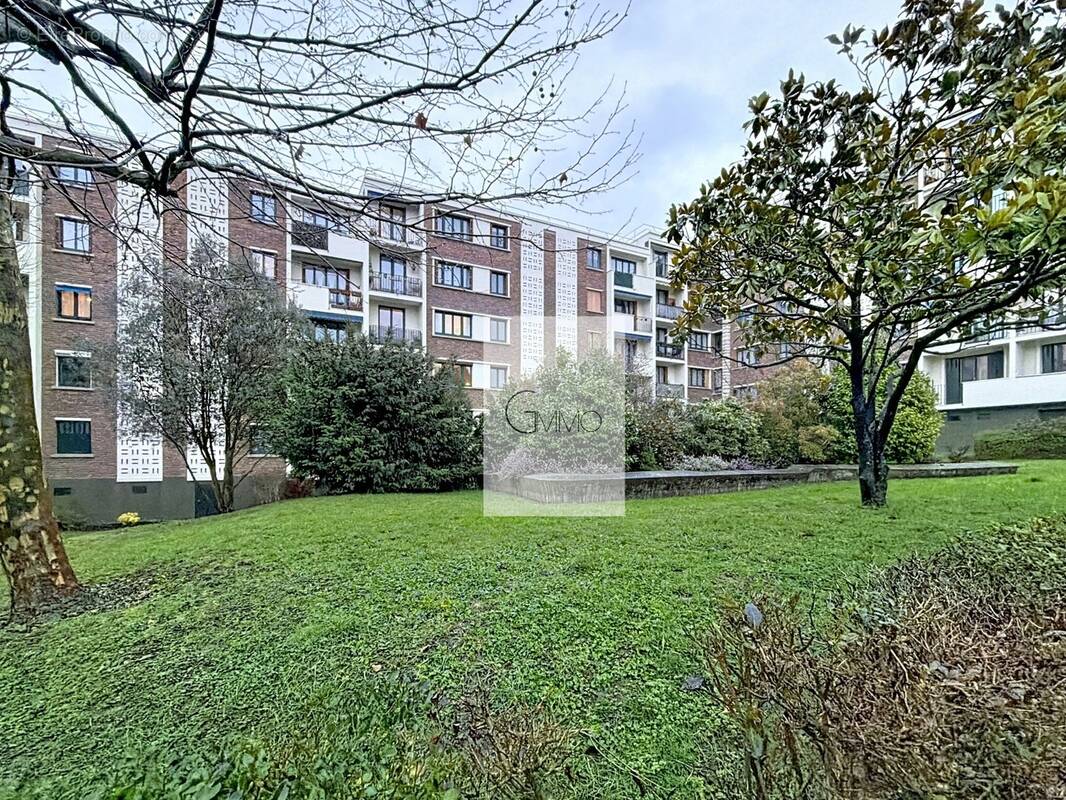 Appartement à L'HAY-LES-ROSES