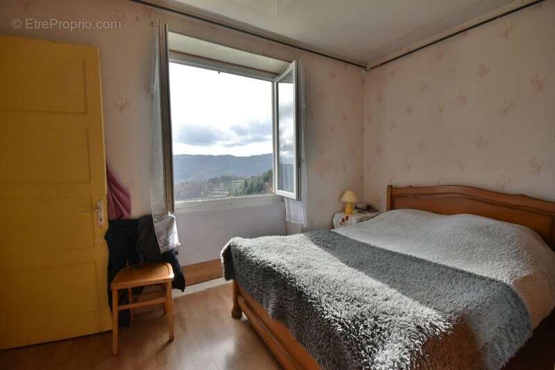 Maison à ROCHEPAULE