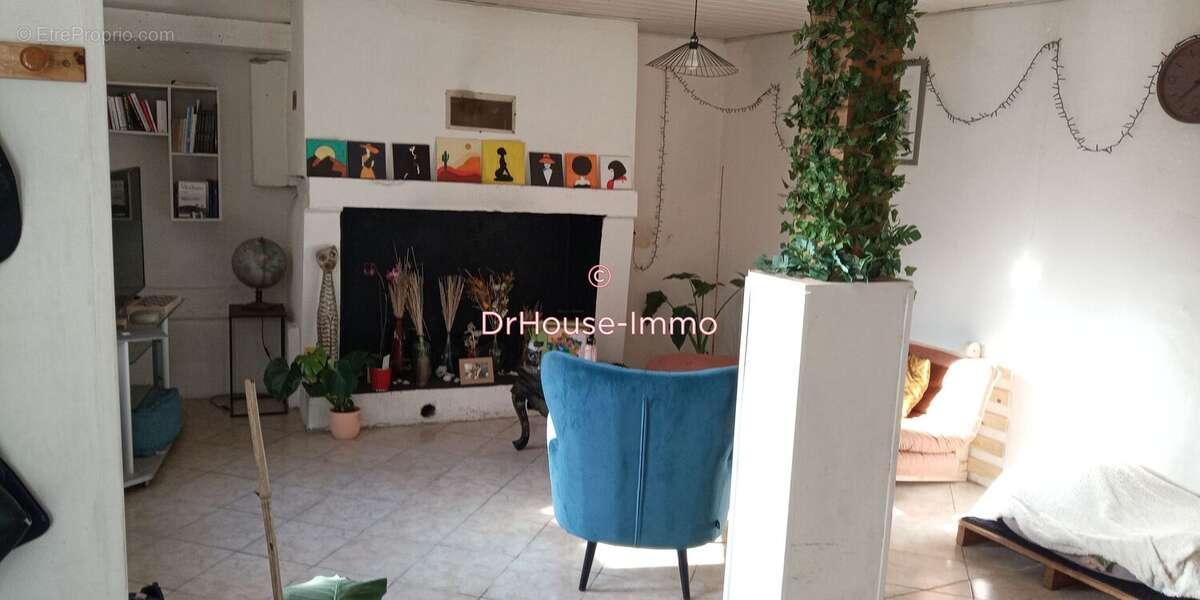 Maison à COUTHURES-SUR-GARONNE