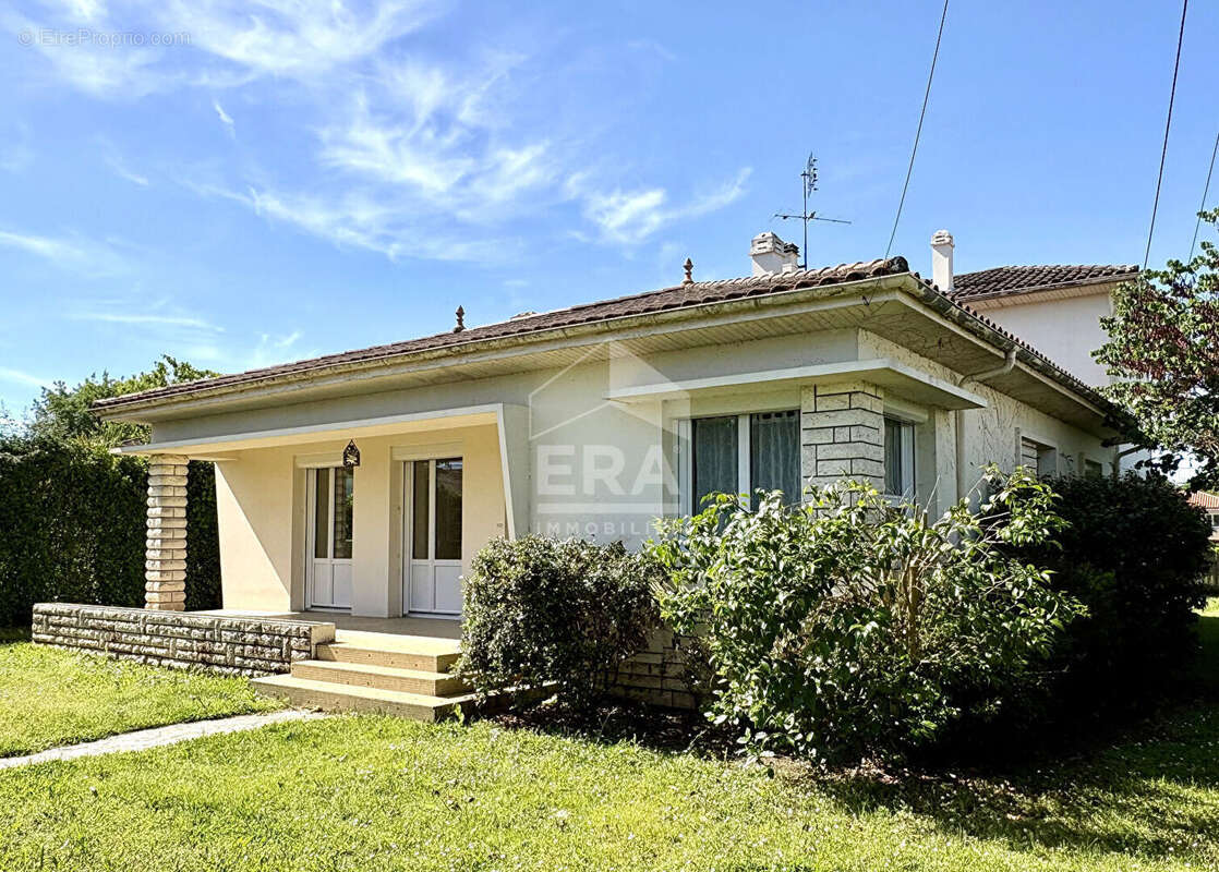 Maison à PINEUILH