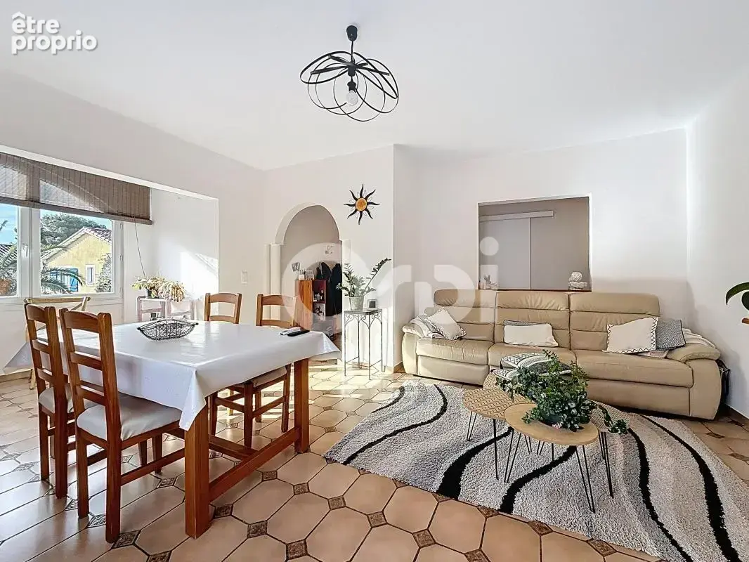 Saint-aygulf – maison 2 appartements – terrain 800 m² - photo 5