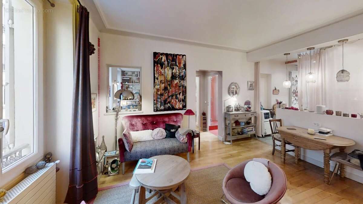 Appartement à PARIS-17E