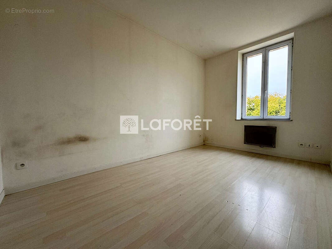 Maison à BALAGNY-SUR-THERAIN