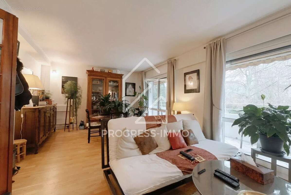 Appartement à COMBS-LA-VILLE