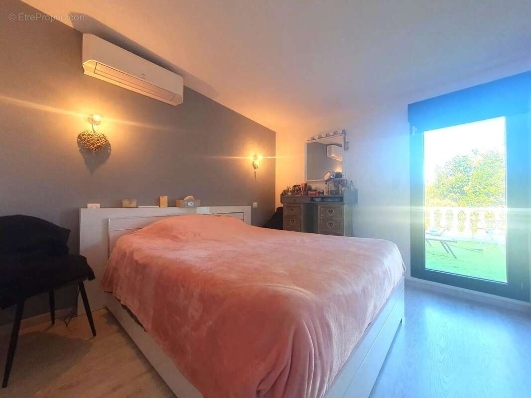 Maison à L&#039;ISLE-SUR-LA-SORGUE