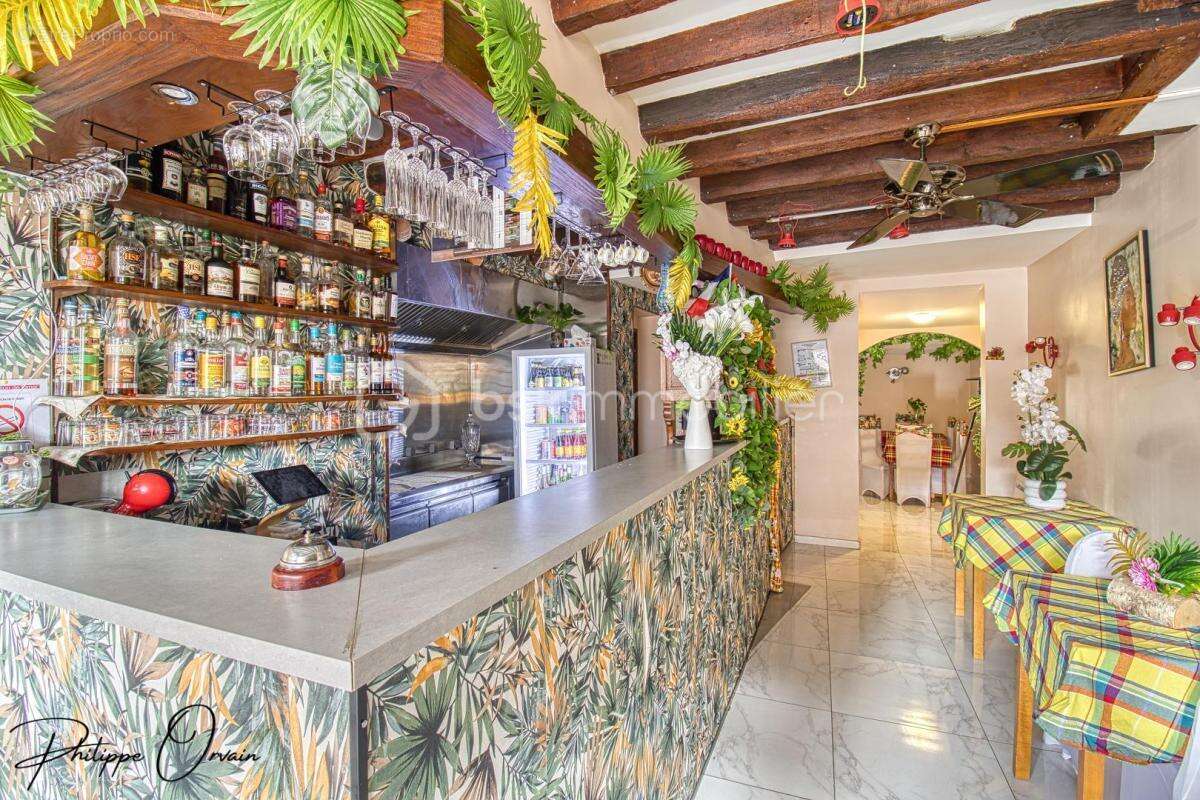 Commerce à VARREDDES