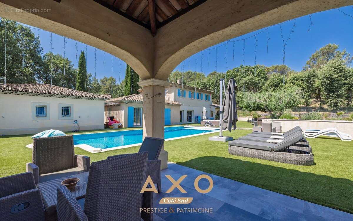 Mimet  propriété d'exception  360 m²  maison d'amis  piscine  parc de 8 000 m²  garage - vue sainte-victoire - 1 800 000 - photo 13